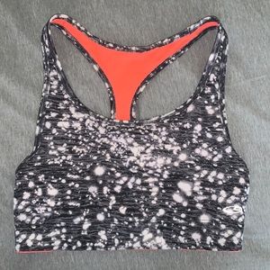 Women’s reversible sports bra